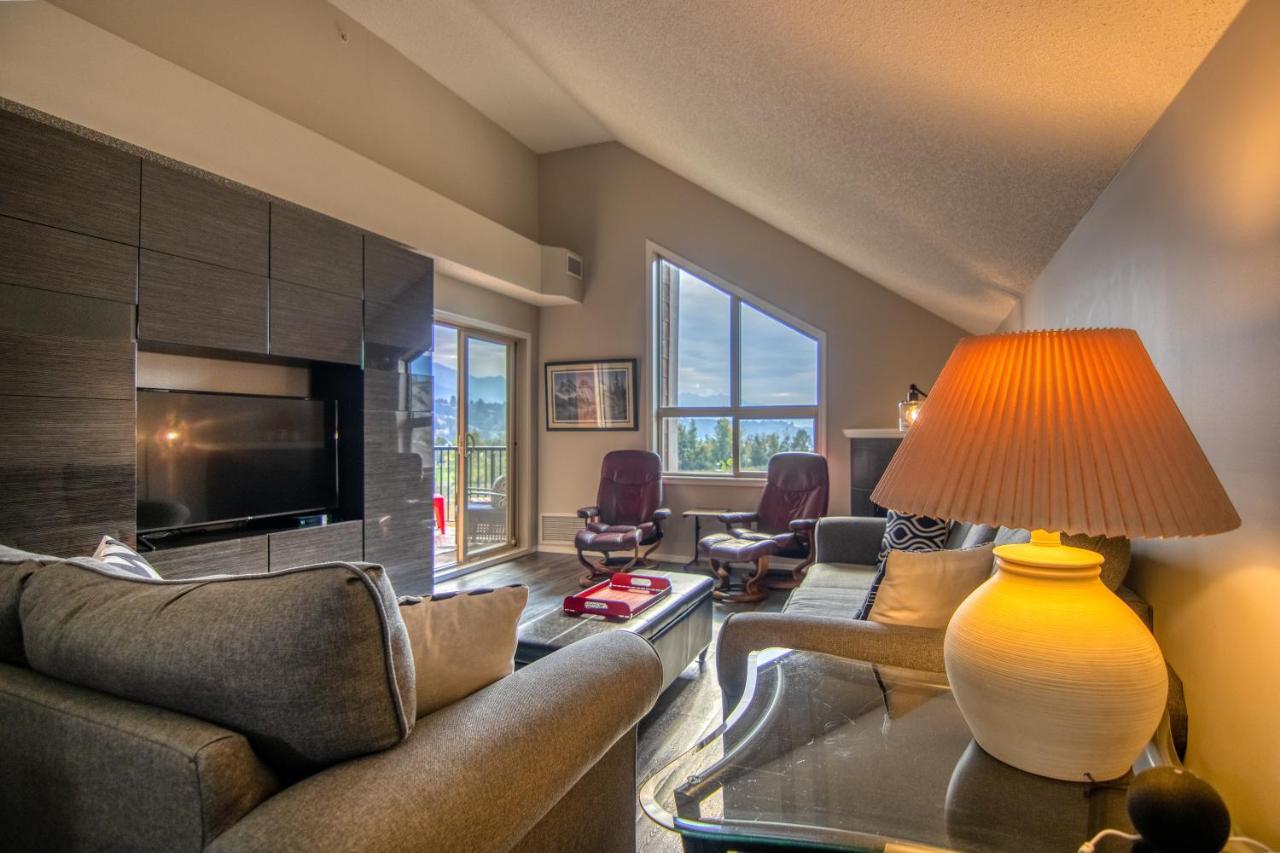 Mountain Getaway Condo - 5 Min Walk To The Beach! インヴァーミア エクステリア 写真