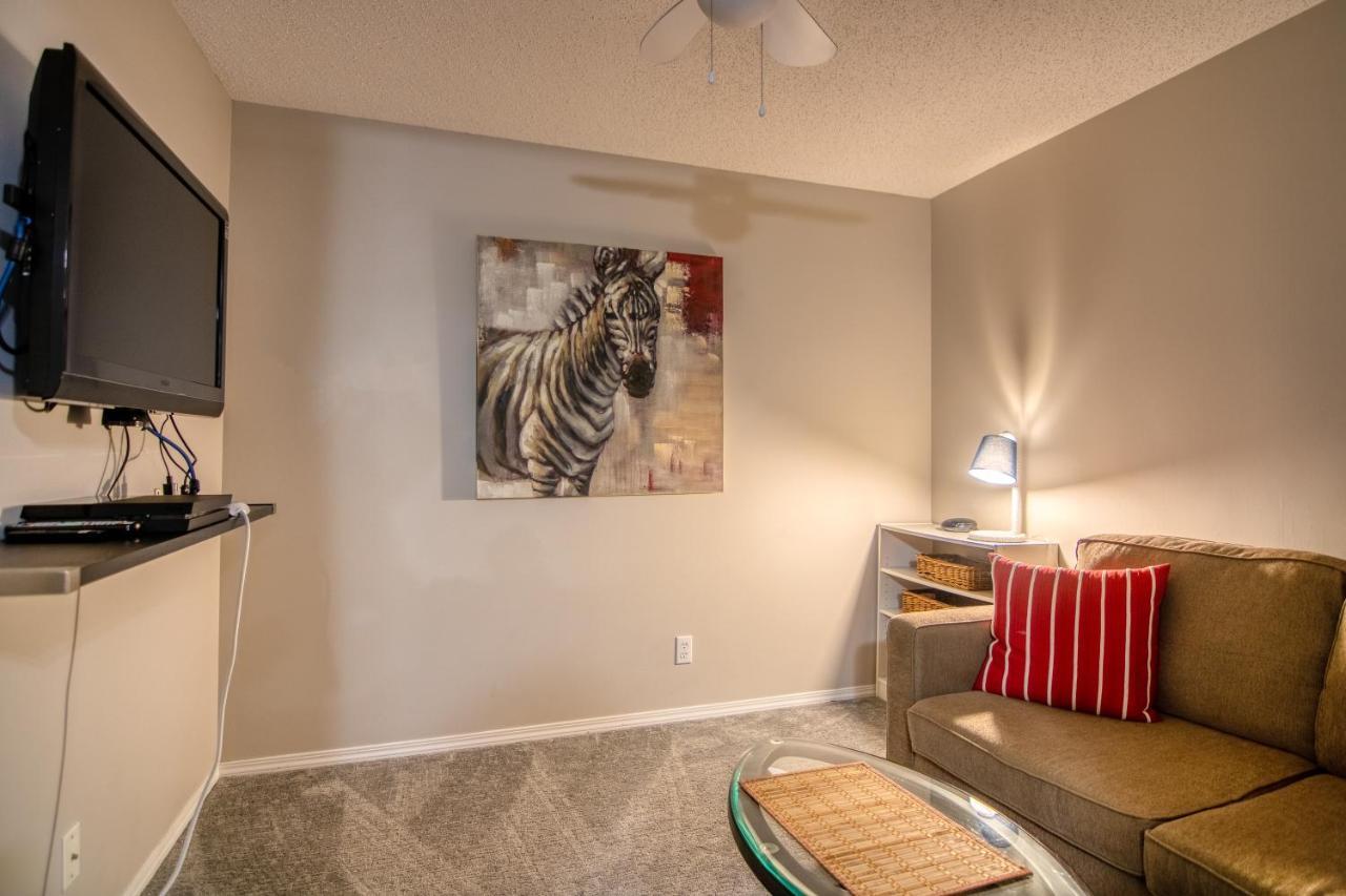 Mountain Getaway Condo - 5 Min Walk To The Beach! インヴァーミア エクステリア 写真