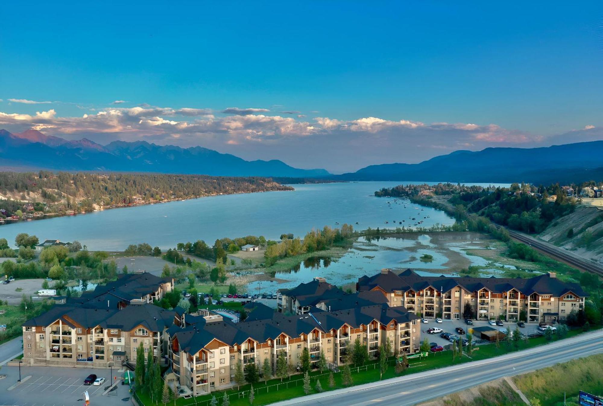 Mountain Getaway Condo - 5 Min Walk To The Beach! インヴァーミア エクステリア 写真